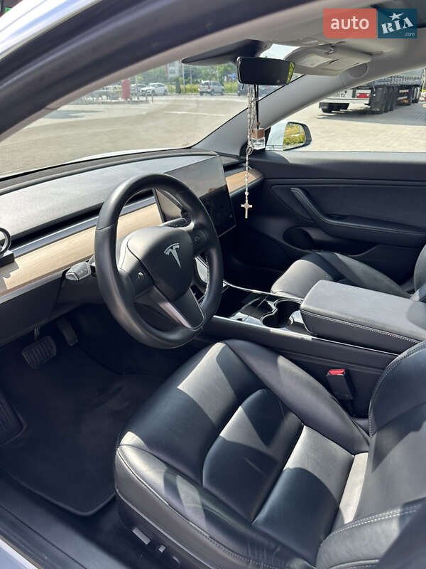 Седан Tesla Model 3 2019 в Львове фото 17 Седан Tesla Model 3 2019 в Львове