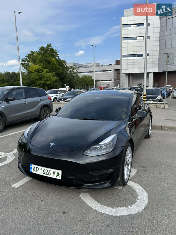 Седан Tesla Model 3 2021 в Днепре