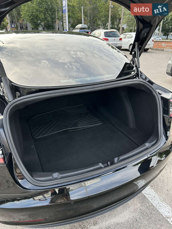 Седан Tesla Model 3 2021 в Днепре