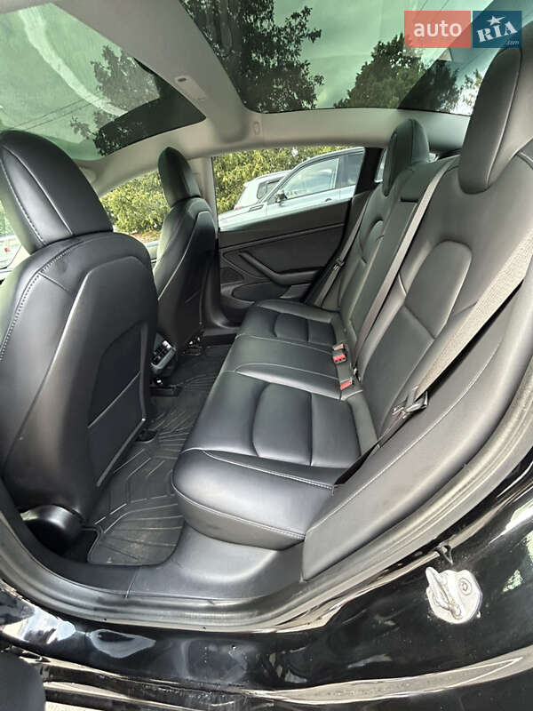 Седан Tesla Model 3 2021 в Днепре