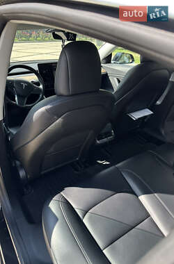 Седан Tesla Model 3 2018 в 