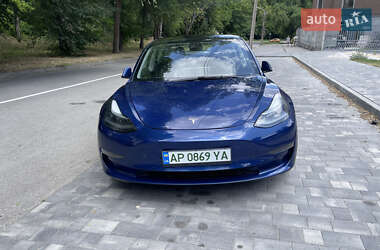 Седан Tesla Model 3 2022 в 