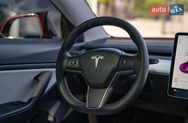 Седан Tesla Model 3 2021 в 