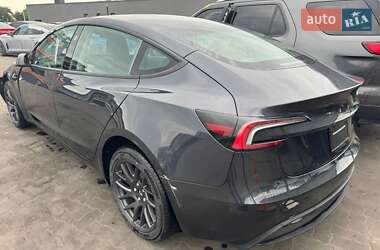 Седан Tesla Model 3 2024 в 
