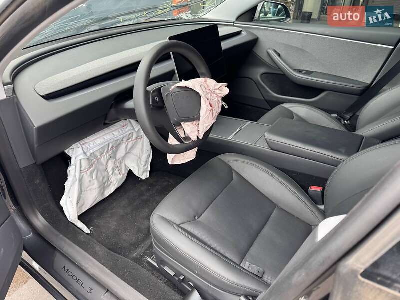 Седан Tesla Model 3 2024 в Львове