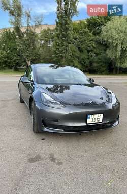 Седан Tesla Model 3 2023 в 