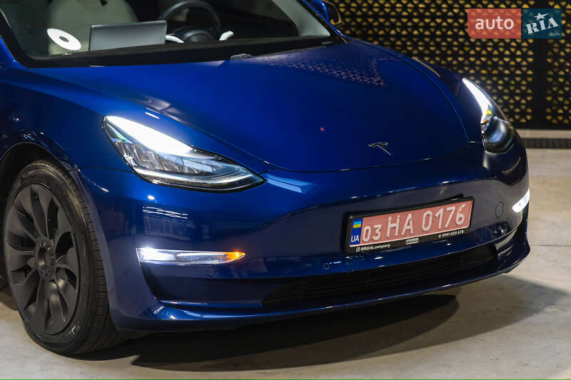 Седан Tesla Model 3 2019 в Луцке