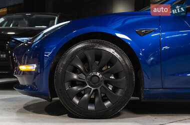 Седан Tesla Model 3 2019 в 