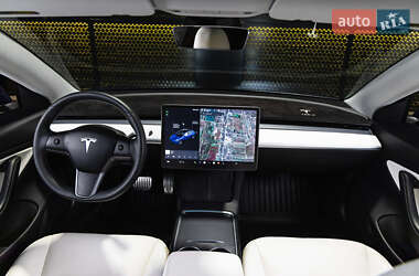 Седан Tesla Model 3 2019 в 