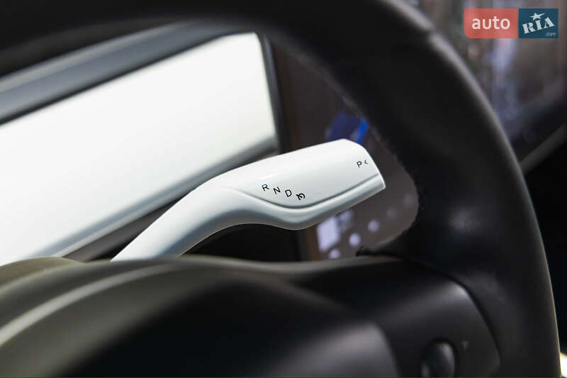 Седан Tesla Model 3 2019 в Луцке