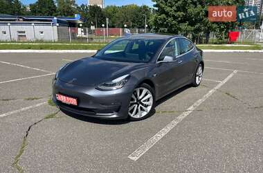 Седан Tesla Model 3 2019 в 