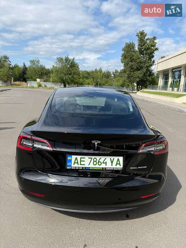 Седан Tesla Model 3 2021 в Дніпрі