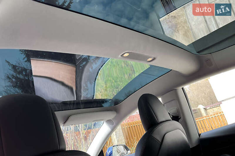 Седан Tesla Model 3 2018 в Києві