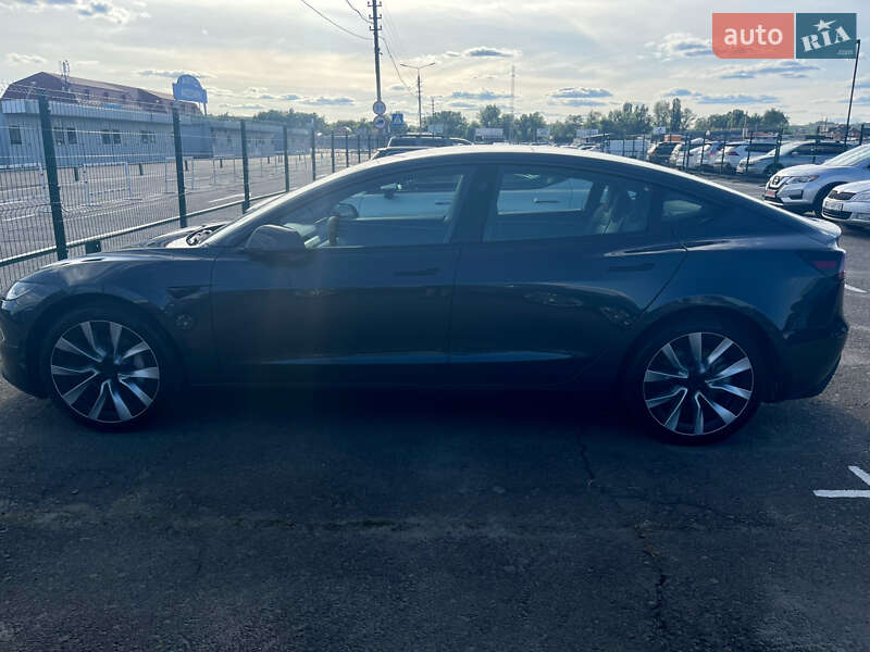 Седан Tesla Model 3 2024 в Киеве