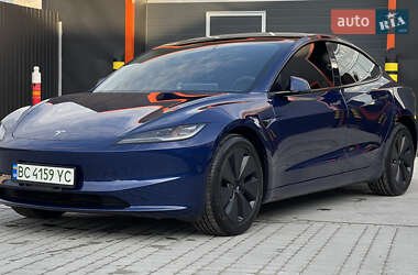 Седан Tesla Model 3 2024 в 