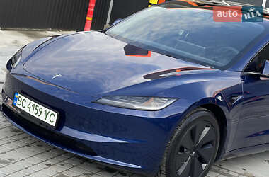 Седан Tesla Model 3 2024 в 