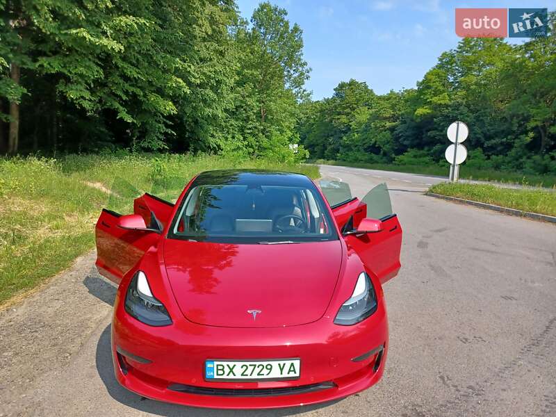 Седан Tesla Model 3 2022 в Хмельницком