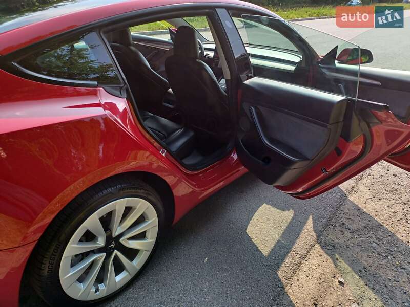 Седан Tesla Model 3 2022 в Хмельницком