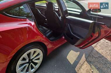 Седан Tesla Model 3 2022 в 