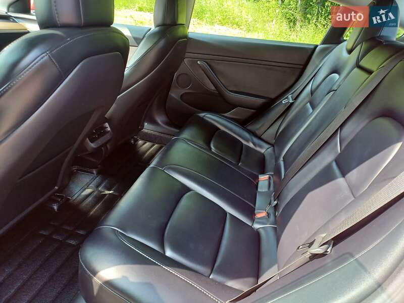 Седан Tesla Model 3 2022 в Хмельницком