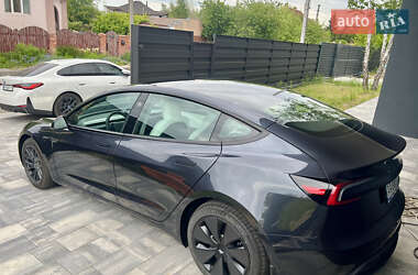 Седан Tesla Model 3 2024 в 