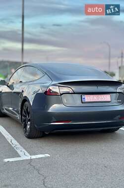 Седан Tesla Model 3 2022 в 