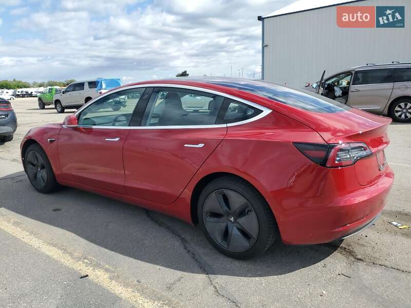 Седан Tesla Model 3 2018 в Львове