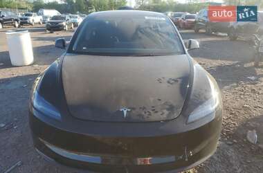 Седан Tesla Model 3 2024 в 