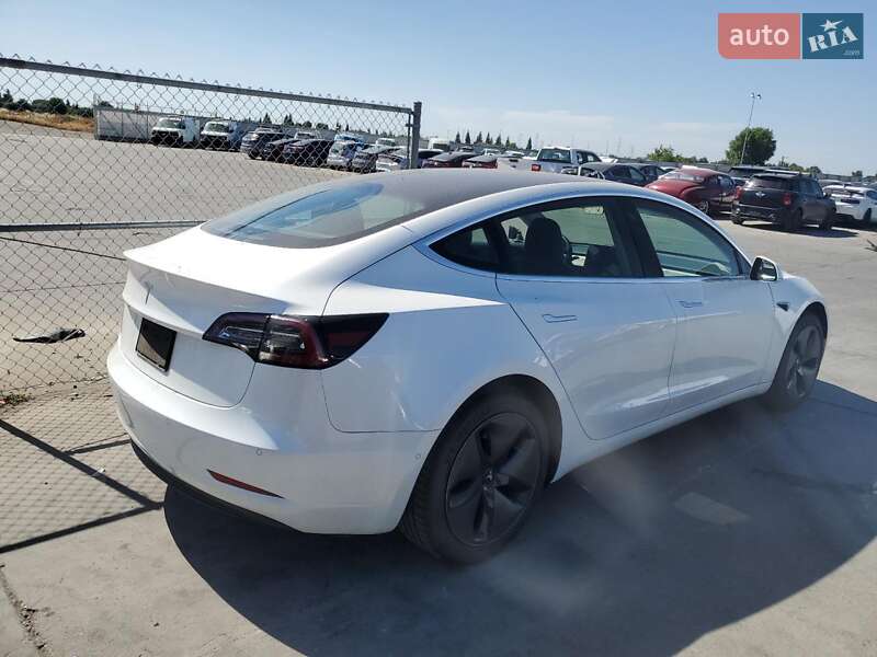 Седан Tesla Model 3 2019 в 