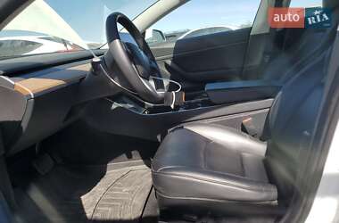 Седан Tesla Model 3 2019 в 