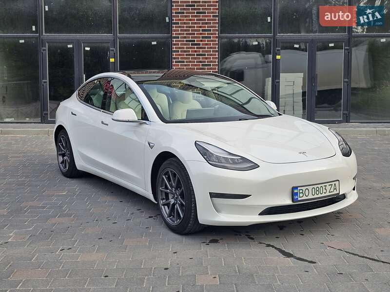 Седан Tesla Model 3 2019 в Тернополе