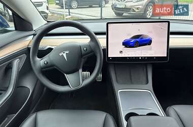 Седан Tesla Model 3 2023 в 