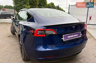 Седан Tesla Model 3 2023 в 