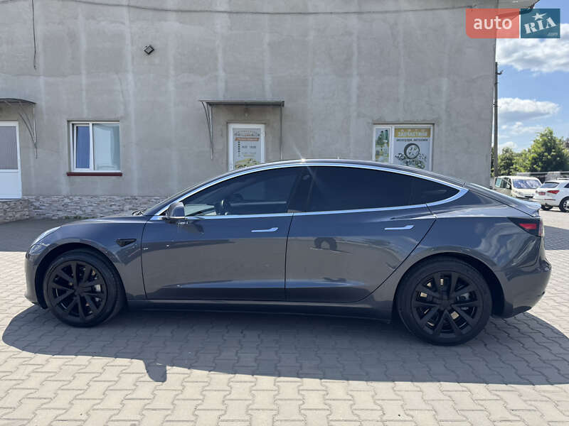 Седан Tesla Model 3 2018 в Луцке