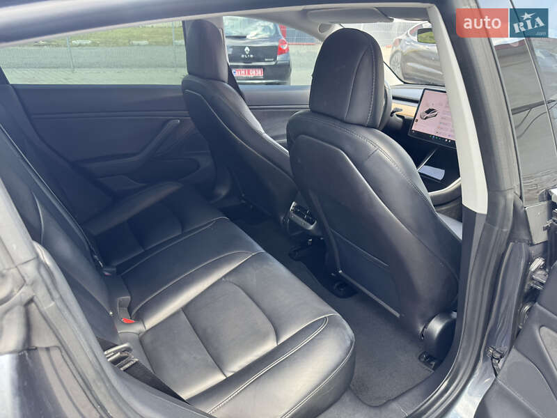 Седан Tesla Model 3 2018 в Луцке