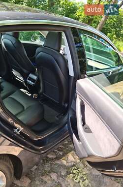 Седан Tesla Model 3 2018 в 