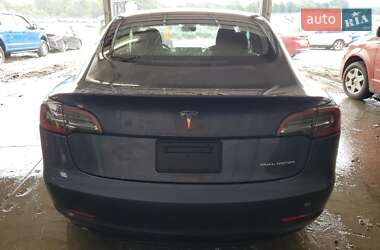 Седан Tesla Model 3 2023 в 