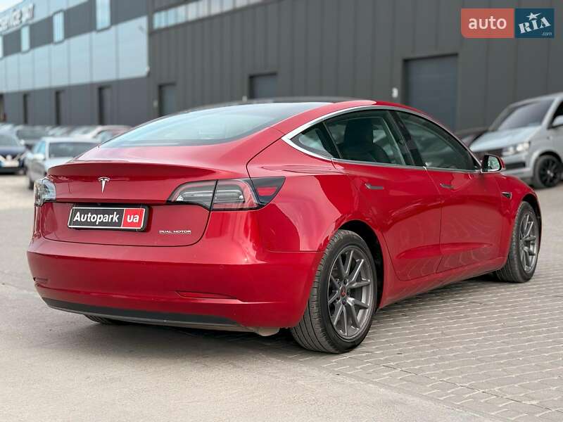 Седан Tesla Model 3 2019 в Львові