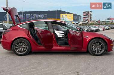 Седан Tesla Model 3 2019 в 