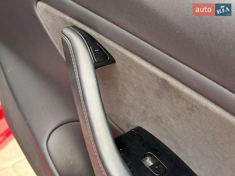 Седан Tesla Model 3 2019 в Львові