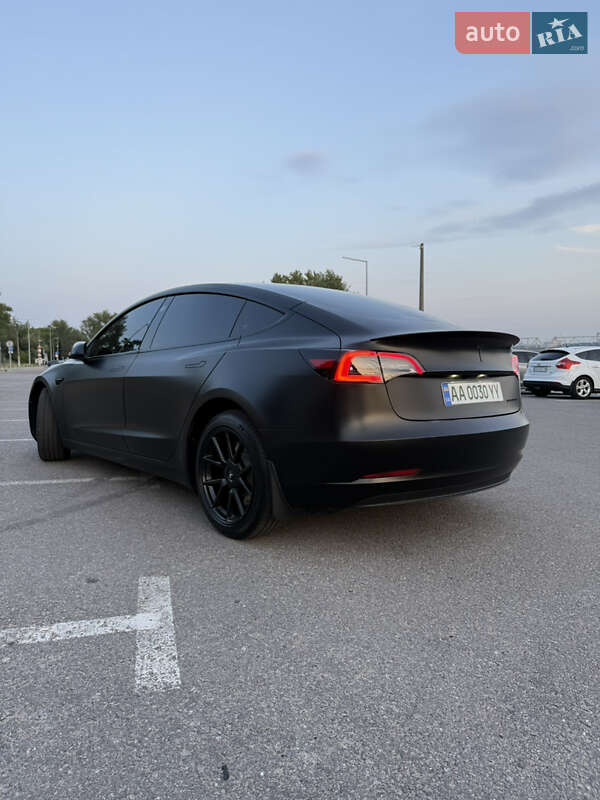 Седан Tesla Model 3 2022 в Києві