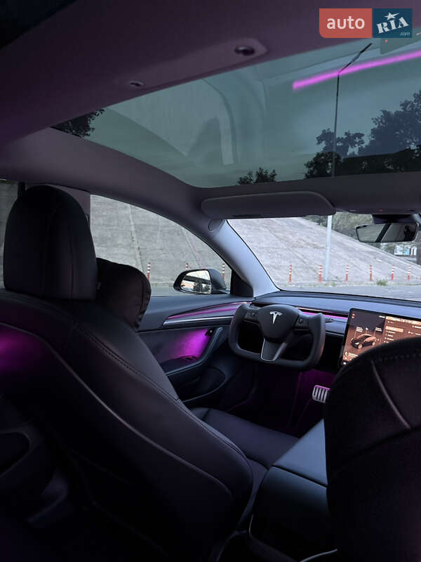 Седан Tesla Model 3 2022 в Києві