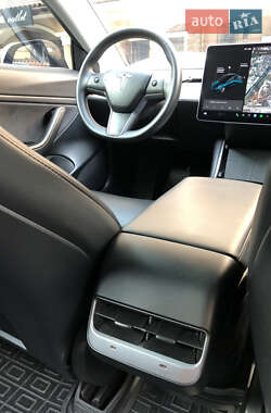 Седан Tesla Model 3 2020 в Киеве