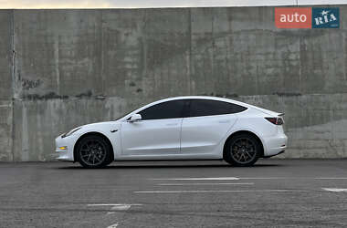 Седан Tesla Model 3 2019 в 