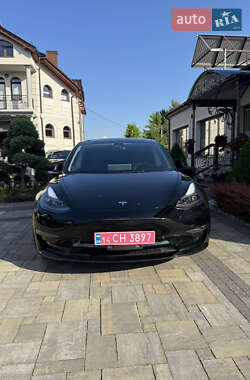 Седан Tesla Model 3 2023 в 