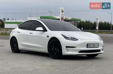 Седан Tesla Model 3 2021 в 