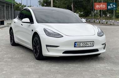 Седан Tesla Model 3 2021 в 