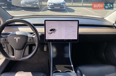 Седан Tesla Model 3 2018 в 