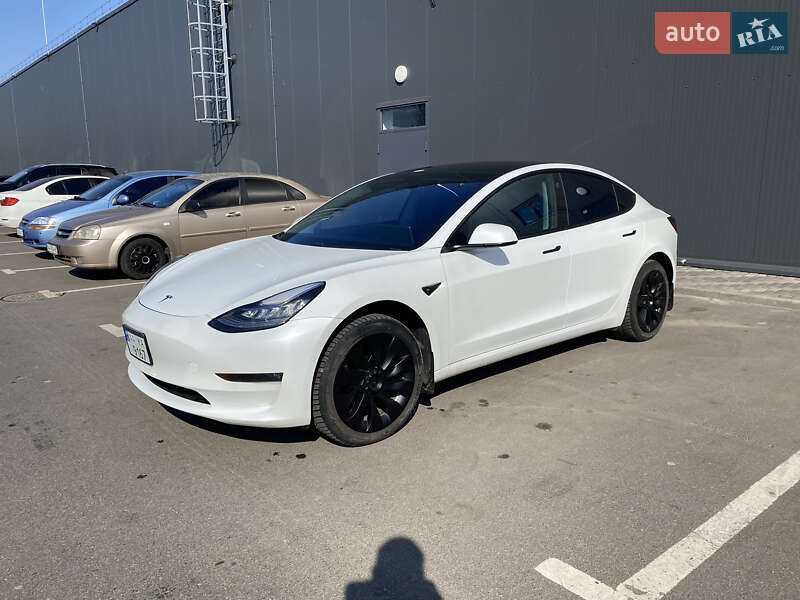 Седан Tesla Model 3 2018 в Киеве