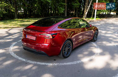 Седан Tesla Model 3 2024 в 